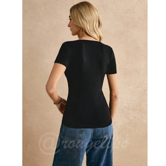 Black V-Neck Slim Tee Shirt Short Sleeves - Picture 4 of 8
